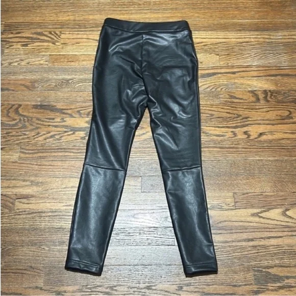 Sleek Black Leather Pants - Picture 3 of 4